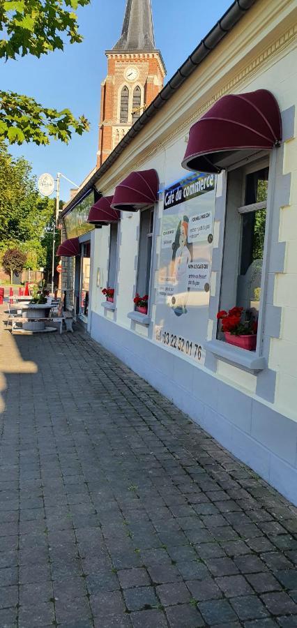 Hotel Restaurant Du Commerce Poulainville Exterior foto